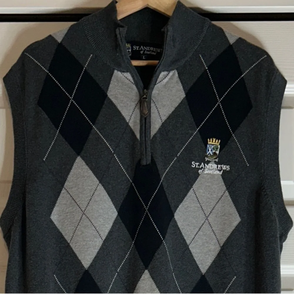 St. Andrew's Men's 1/4 Zip Argyle Sweater Vest - Gray and Black Size Large - Picture 1 of 9